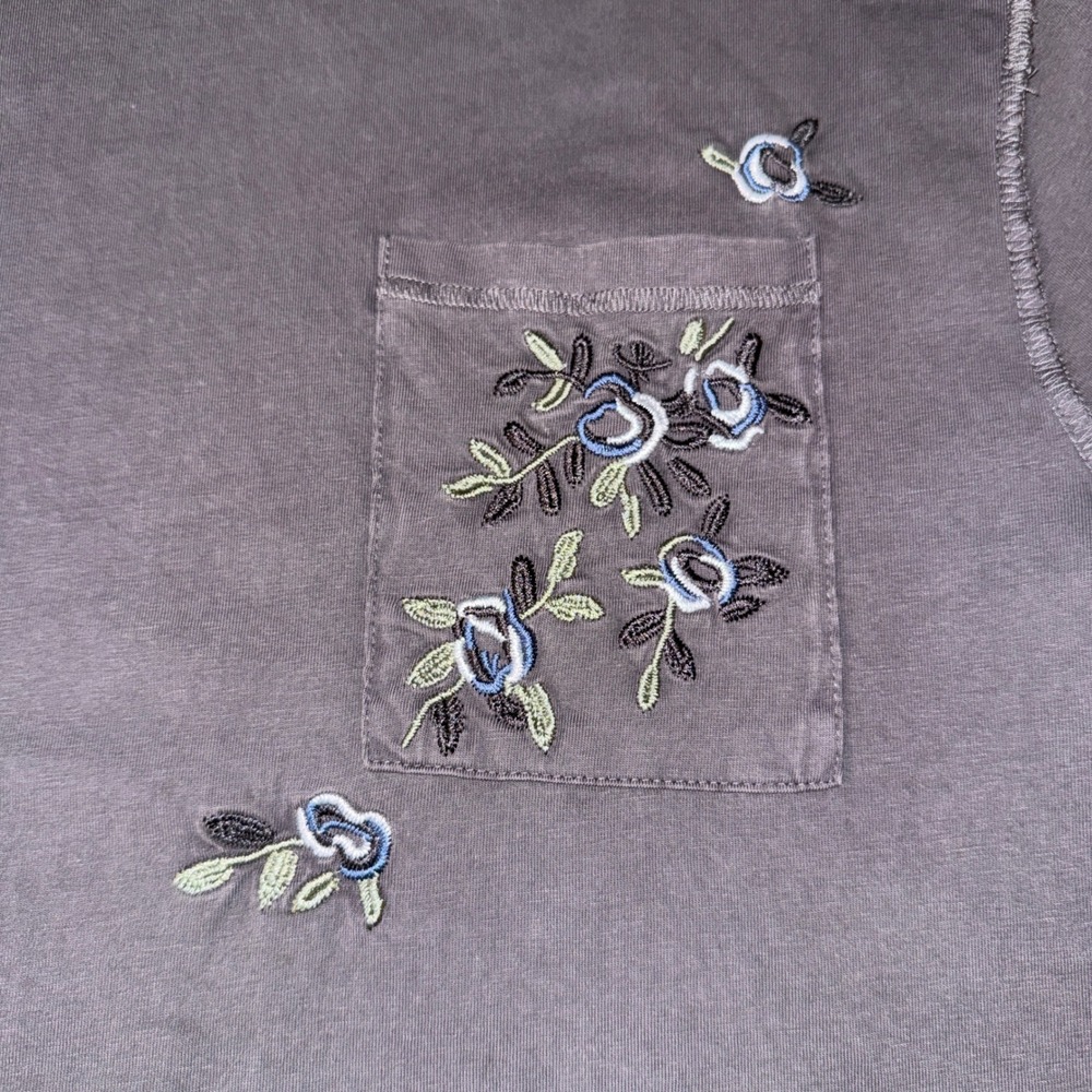 Public‎ Supply NYC Relaxed T-Shirt Large Gray Floral Embroidered Pocket Tee